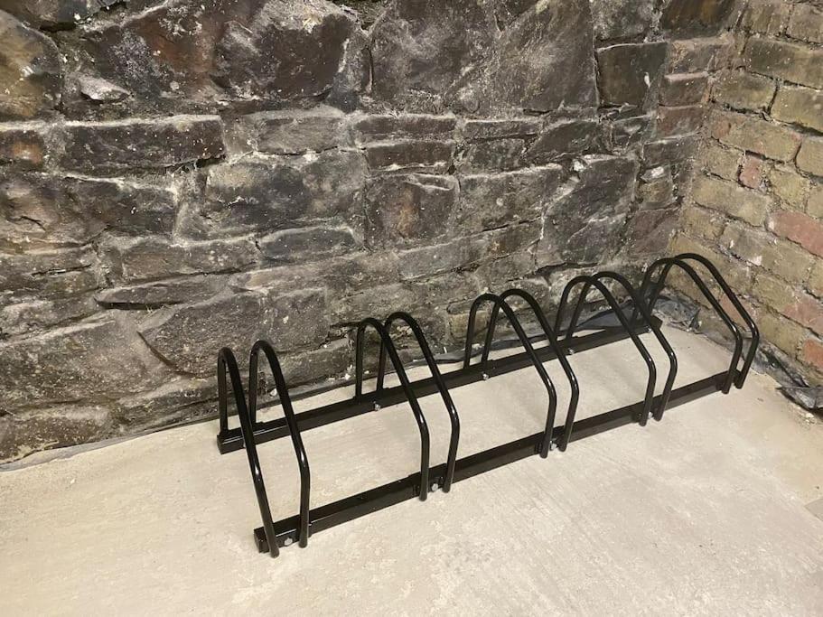 Modern 2 Bedroom Cottage Near Bike Park Wales. 梅瑟蒂德菲尔 外观 照片