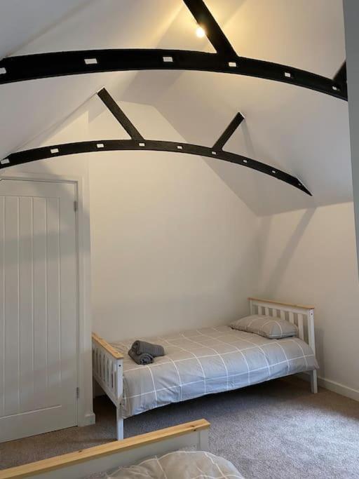 Modern 2 Bedroom Cottage Near Bike Park Wales. 梅瑟蒂德菲尔 外观 照片