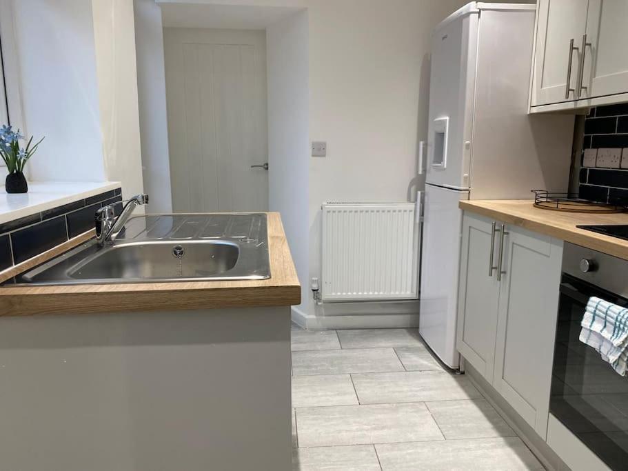 Modern 2 Bedroom Cottage Near Bike Park Wales. 梅瑟蒂德菲尔 外观 照片