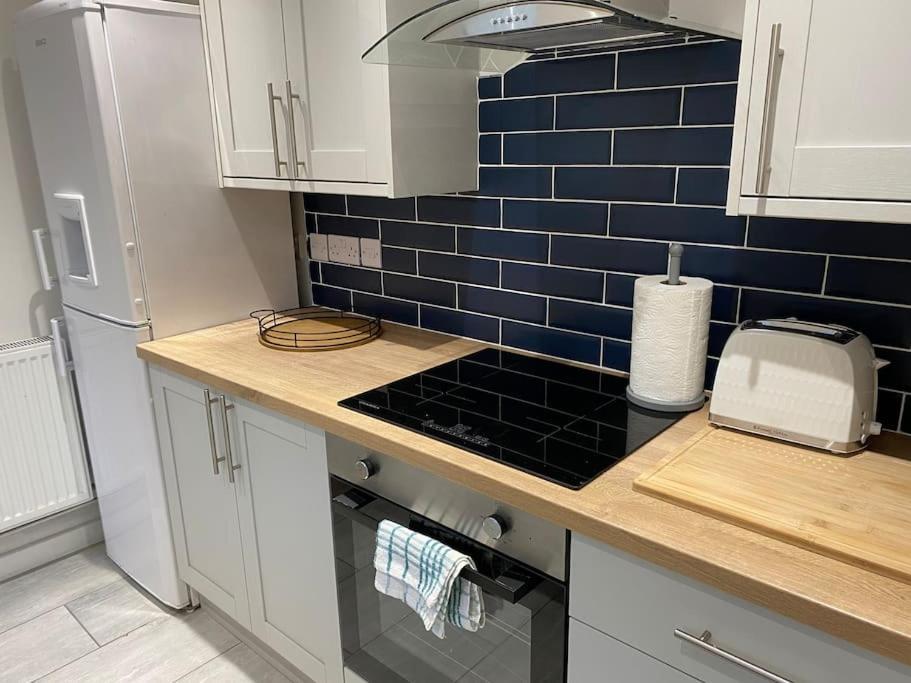Modern 2 Bedroom Cottage Near Bike Park Wales. 梅瑟蒂德菲尔 外观 照片