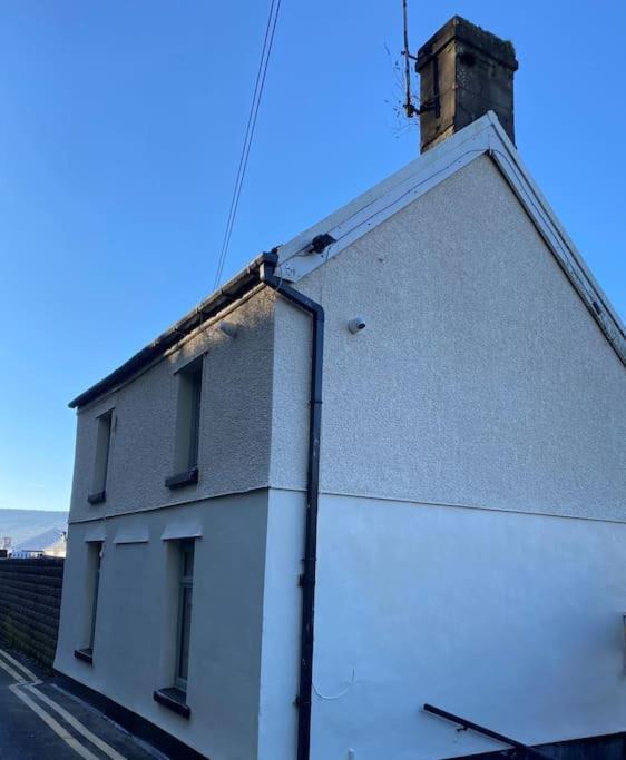 Modern 2 Bedroom Cottage Near Bike Park Wales. 梅瑟蒂德菲尔 外观 照片