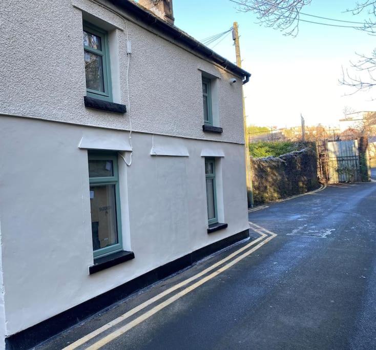 Modern 2 Bedroom Cottage Near Bike Park Wales. 梅瑟蒂德菲尔 外观 照片